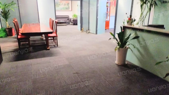 绿地双子塔二手房实景图