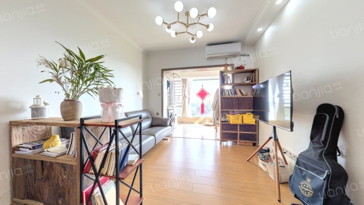 纯海岸二手房实景图