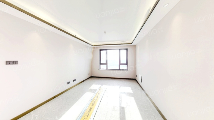 中海和平之门天际二手房实景图