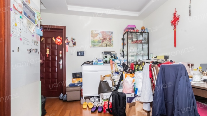 靖宇家园二手房实景图