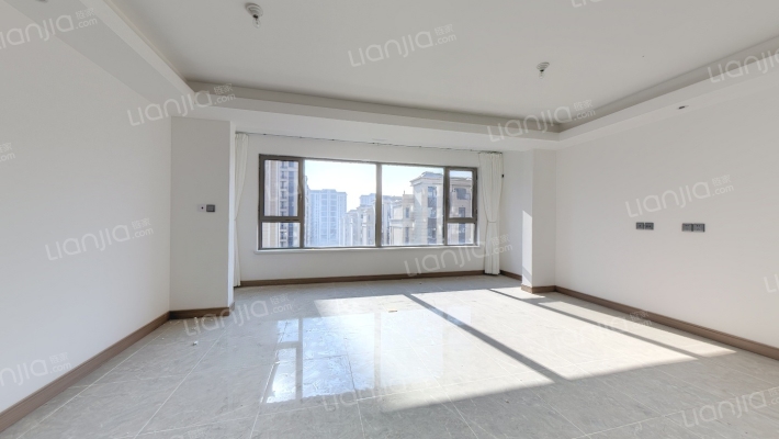 绿地新里奥赛公馆二手房实景图