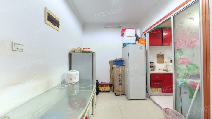 育英村二手房实景图