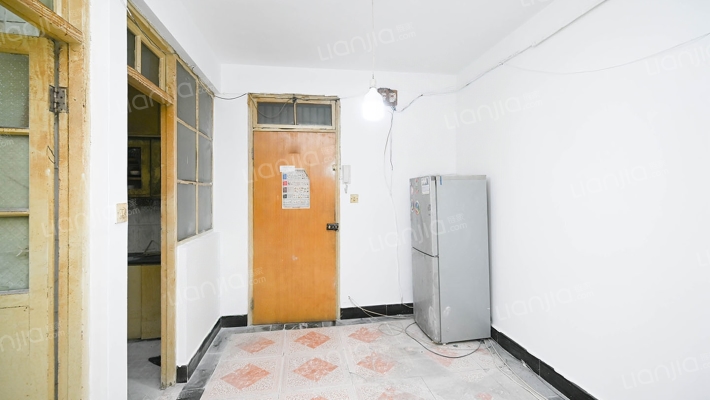 东力新村二手房实景图