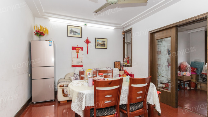 金虹花园二手房实景图