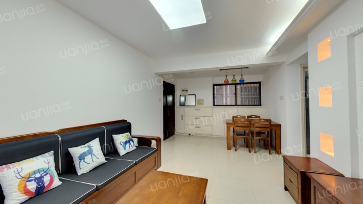 春树里二手房实景图