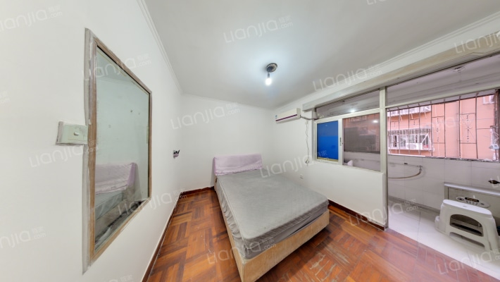 巴登街综合楼二手房实景图