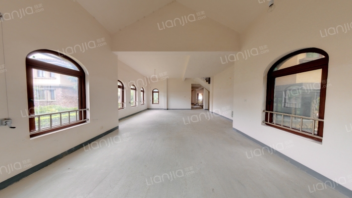 天邻湖景二手房实景图