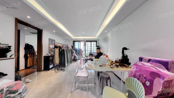 吟彩芳菲之城二手房实景图