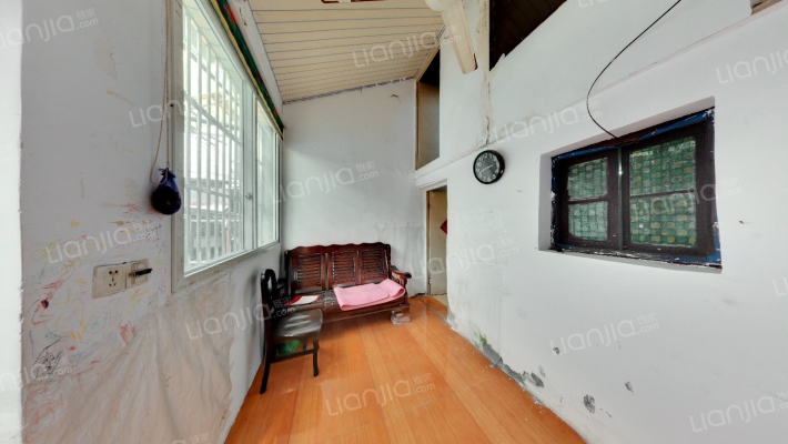 新弄堂二手房实景图