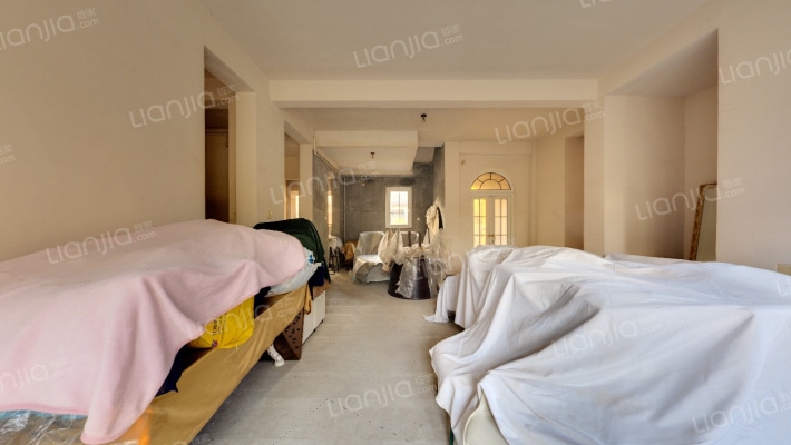 融创81栋二手房实景图