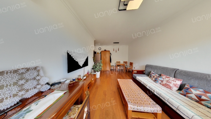 明秀山庄B区二手房实景图