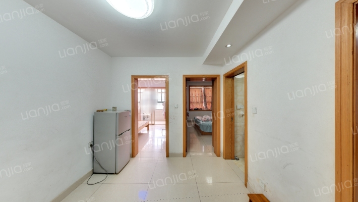 卫星花园二手房实景图