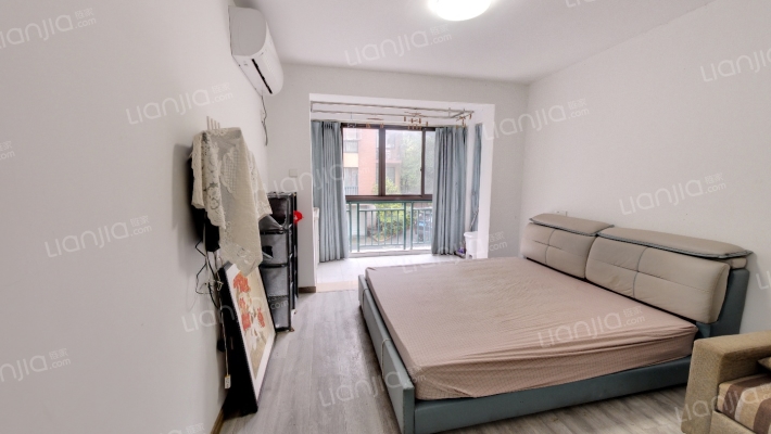 径都荷塘花苑二手房实景图