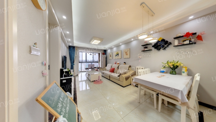 卓蓝华庭二手房实景图