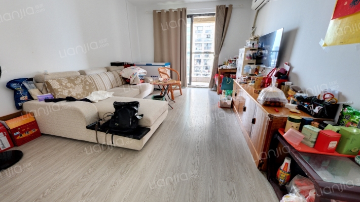 江南摩卡二手房实景图