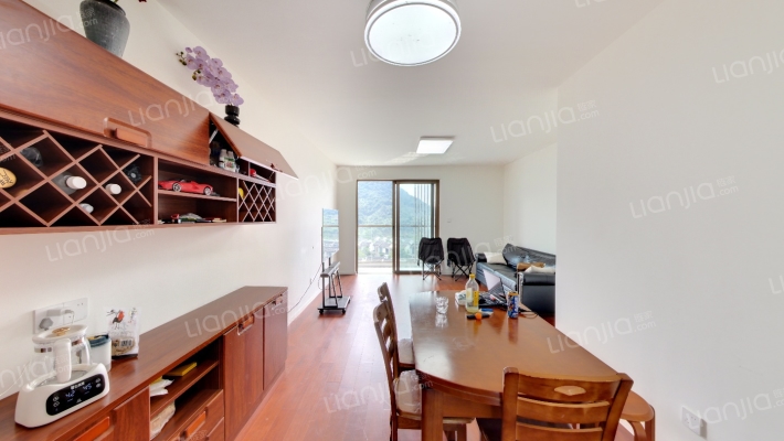 易辰江南大院二手房实景图