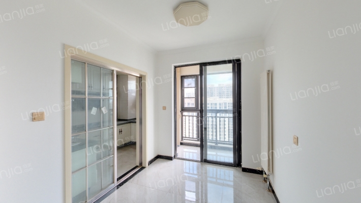 正弘中央公园麓林苑二手房实景图