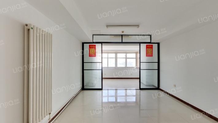 鼎泰大厦二手房实景图