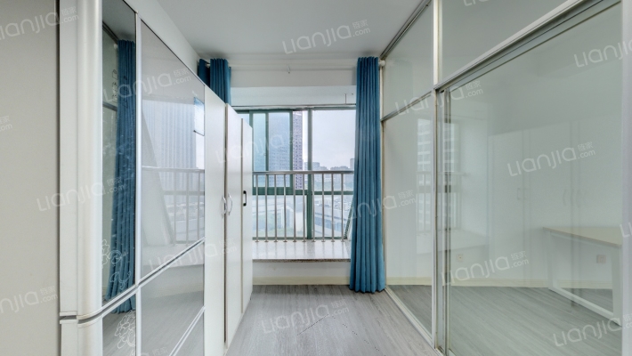 现代印象广场二手房实景图