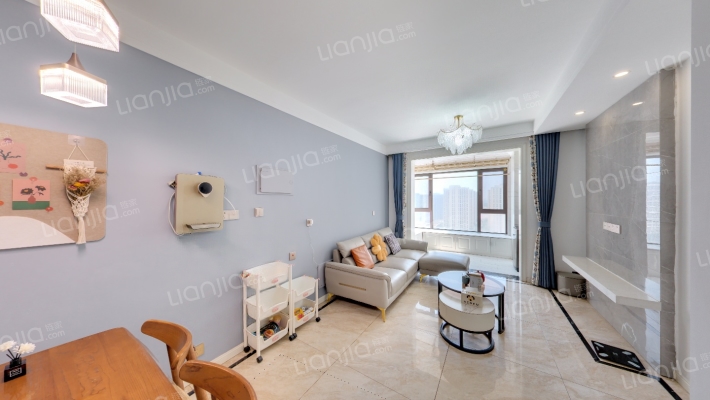 绿地滨湖国际八区二手房实景图