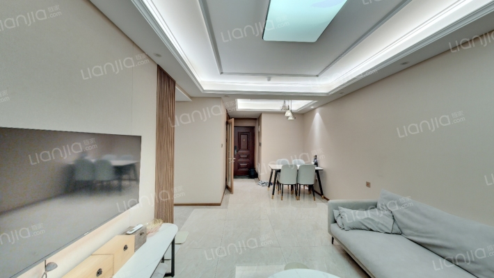 亚新美好城邦二手房实景图