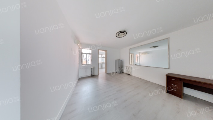 镇政府公寓二手房实景图