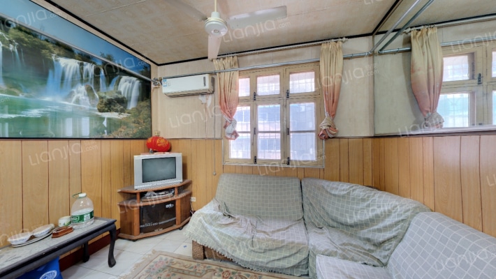 秦岭路5号院二手房实景图