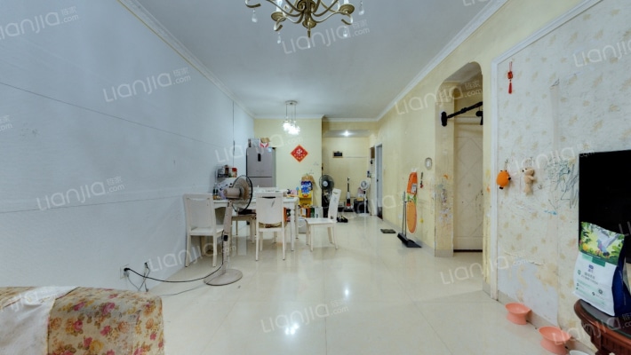 水晶之城四期二手房实景图