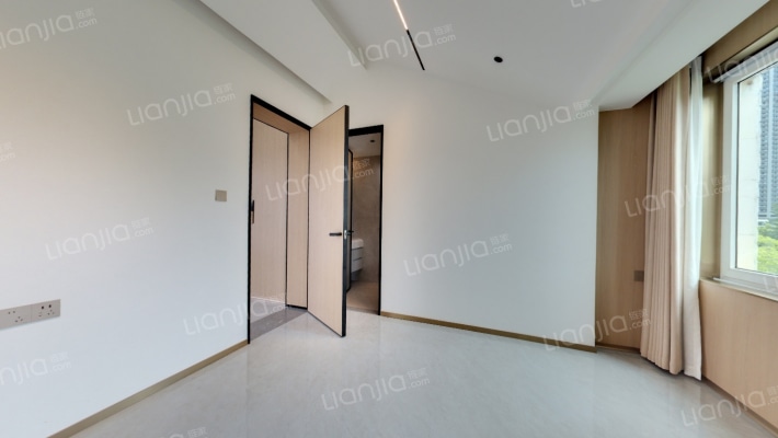 名商高尔夫球会二手房实景图