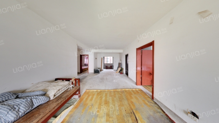 隆泰家园东区二手房实景图