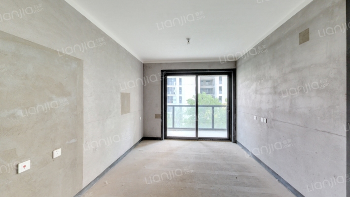 兴港永威南樾二手房实景图