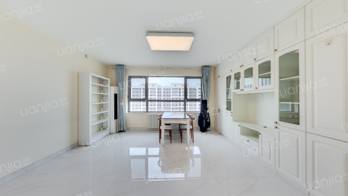 王府仓胡同10号院二手房实景图