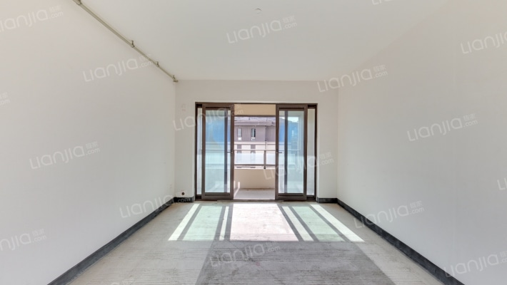 长滩原麓瑾园B区二手房实景图