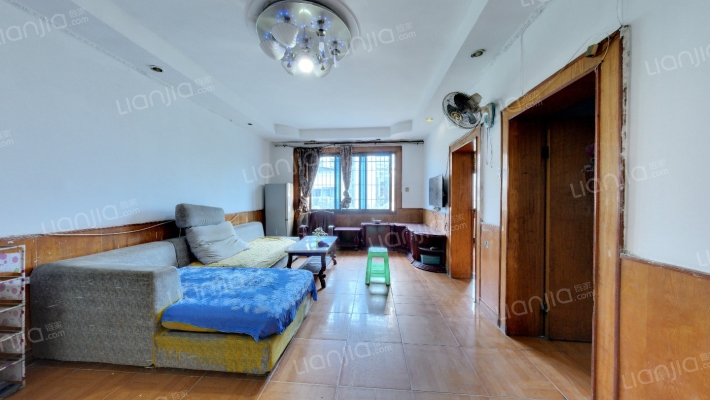 万年路72号二手房实景图