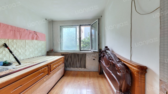 丹东街（民主广场）二手房实景图