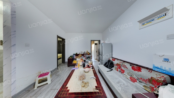 郑地新港华苑二手房实景图