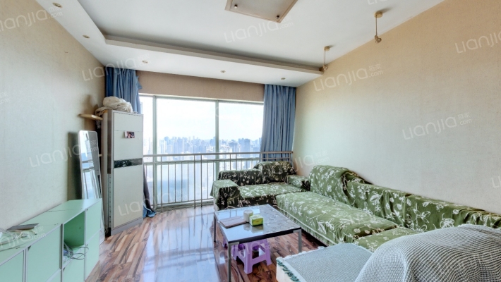 水晶石国际公寓二手房实景图