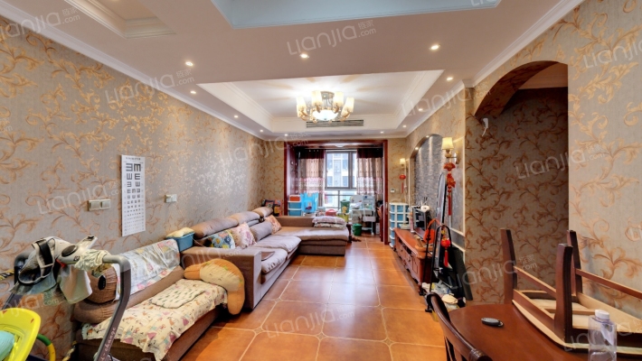 保利花半里百合园二手房实景图