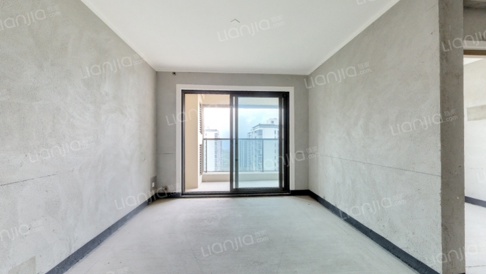 鲁能领秀城二期二手房实景图