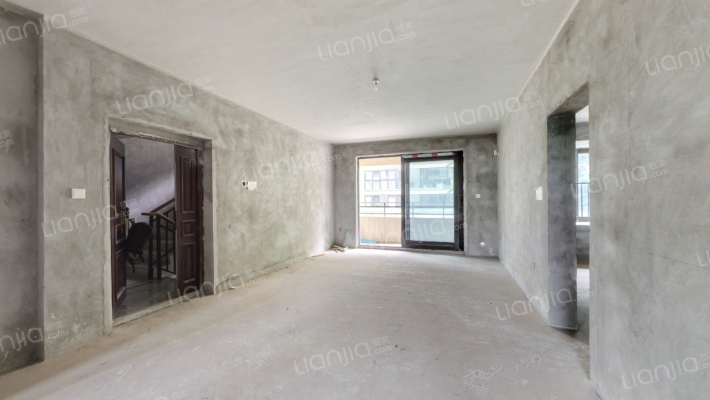 昕晖麓台山舍二手房实景图