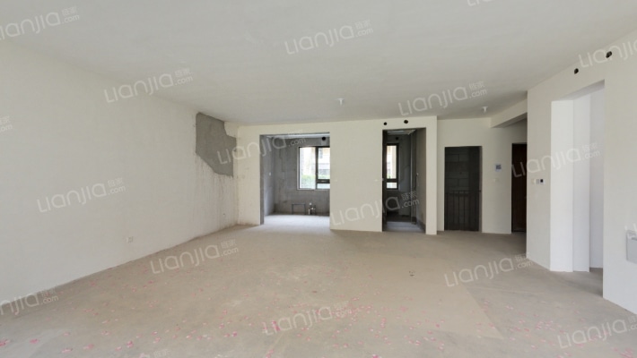 绿地凤玺台二手房实景图