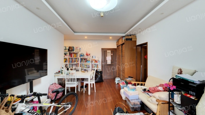 迪阳公寓二手房实景图