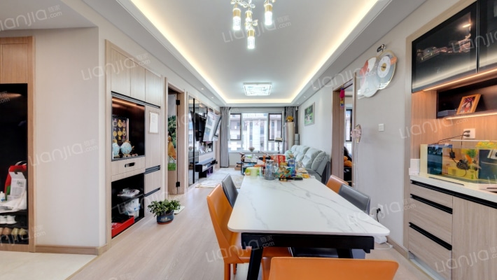 万科翡翠都会B区二手房实景图