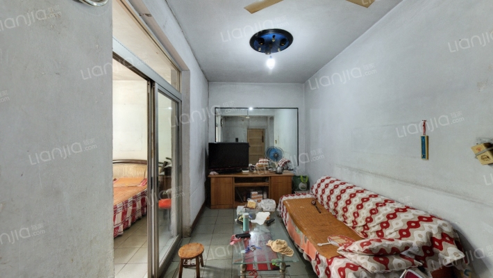 航空工业局住宅二手房实景图