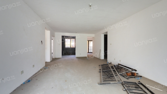 天一波尔卡小镇二手房实景图