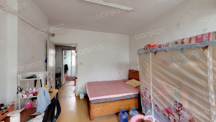 屹东里二手房实景图