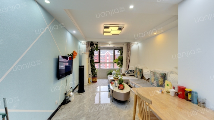 翡翠花庭二手房实景图