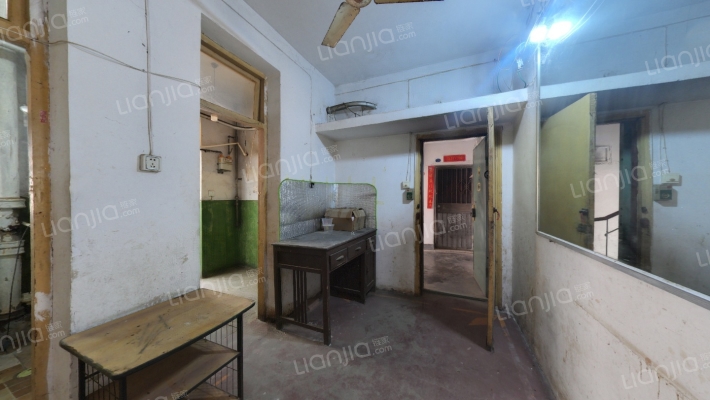 水晶化工厂家属院二手房实景图