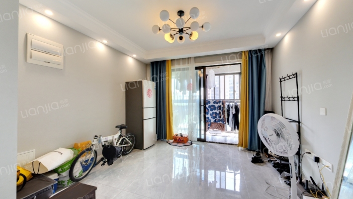 蔚蓝四季二手房实景图