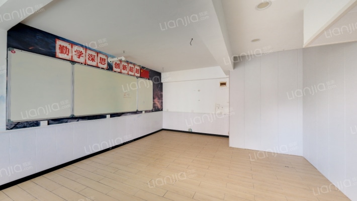 时代星空二手房实景图